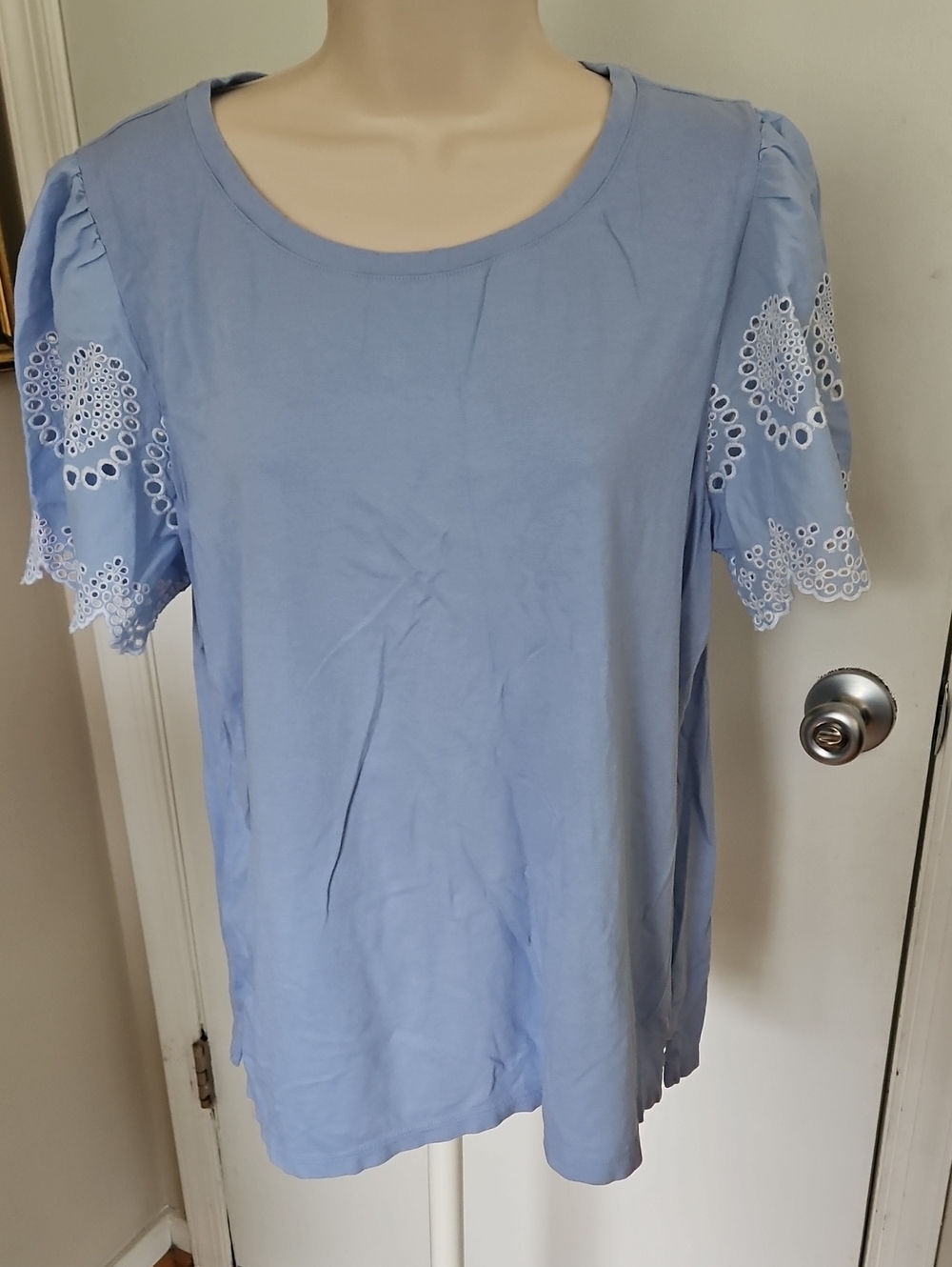 Talbots Puffed Sleeves With Eyelet Embroiderd Top Size L